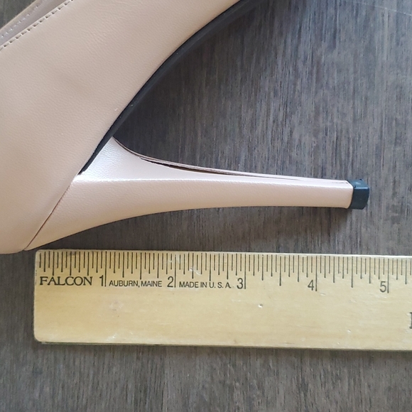 Stuart Weitzman Goatskin Pointy Toe Pump - Picture 12 of 13
